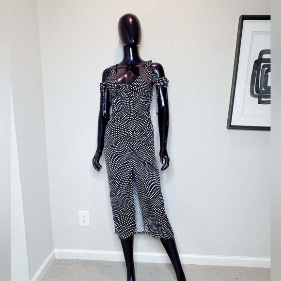 XS! - Picture 2 of 6